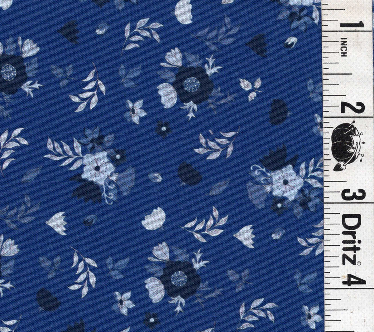 5-Yard Continuous Fabric Cuts Flowers on Deep Blue – Endless Possibilities!