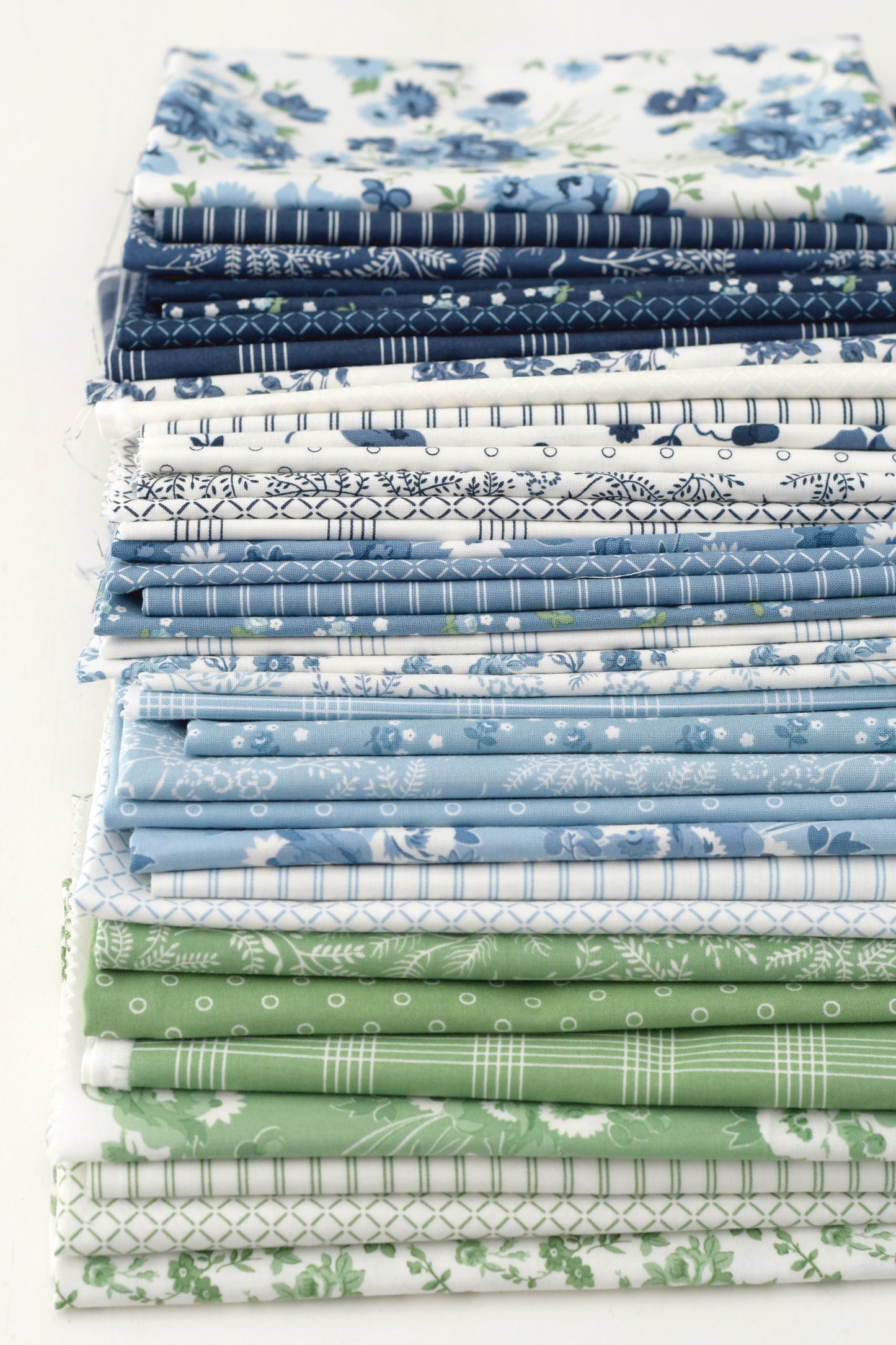 Nantucket Summer by Camille Roskelley precut Layer Cake 10" squares quilt fabric by Moda 55260LC