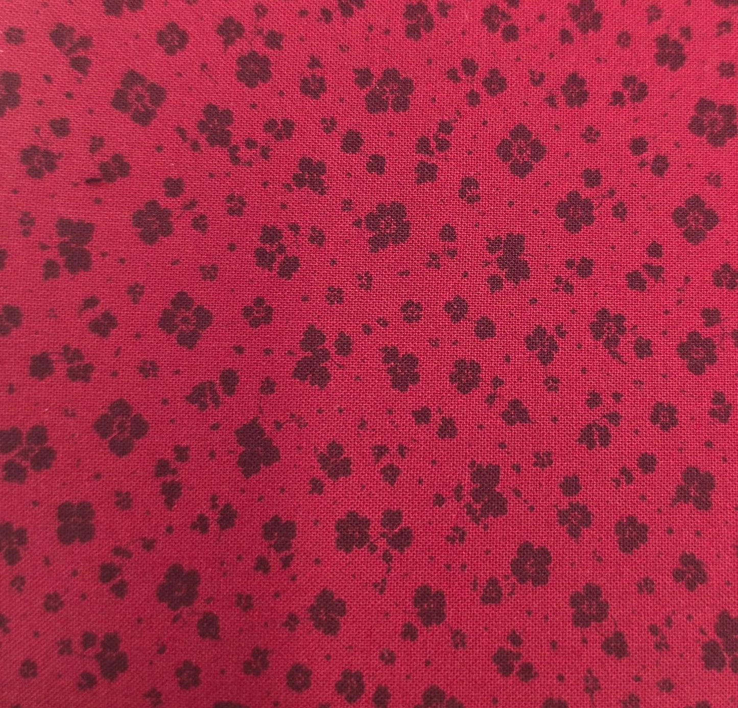 5-Yard Continuous Fabric Cuts Adorable Tiny Flowers on Deep Red background– Endless Possibilities! (Copy)