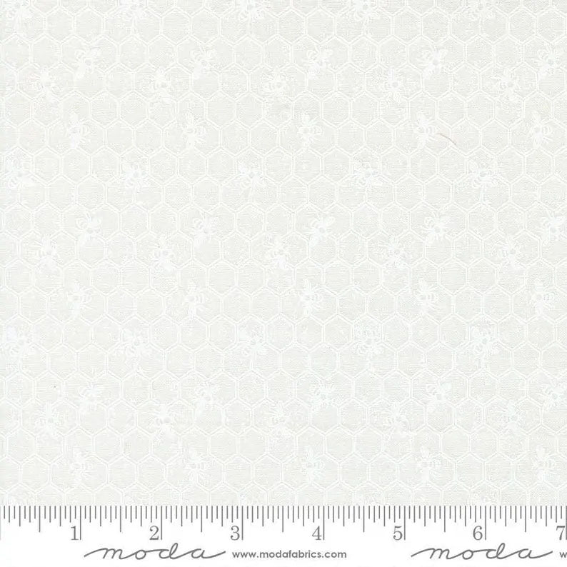 END OF BOLT 1041 Wild Honey Honeycomb Daisy White by Lella Boutique for Moda fabrics 5253 21 background 100% cotton quilting fabric