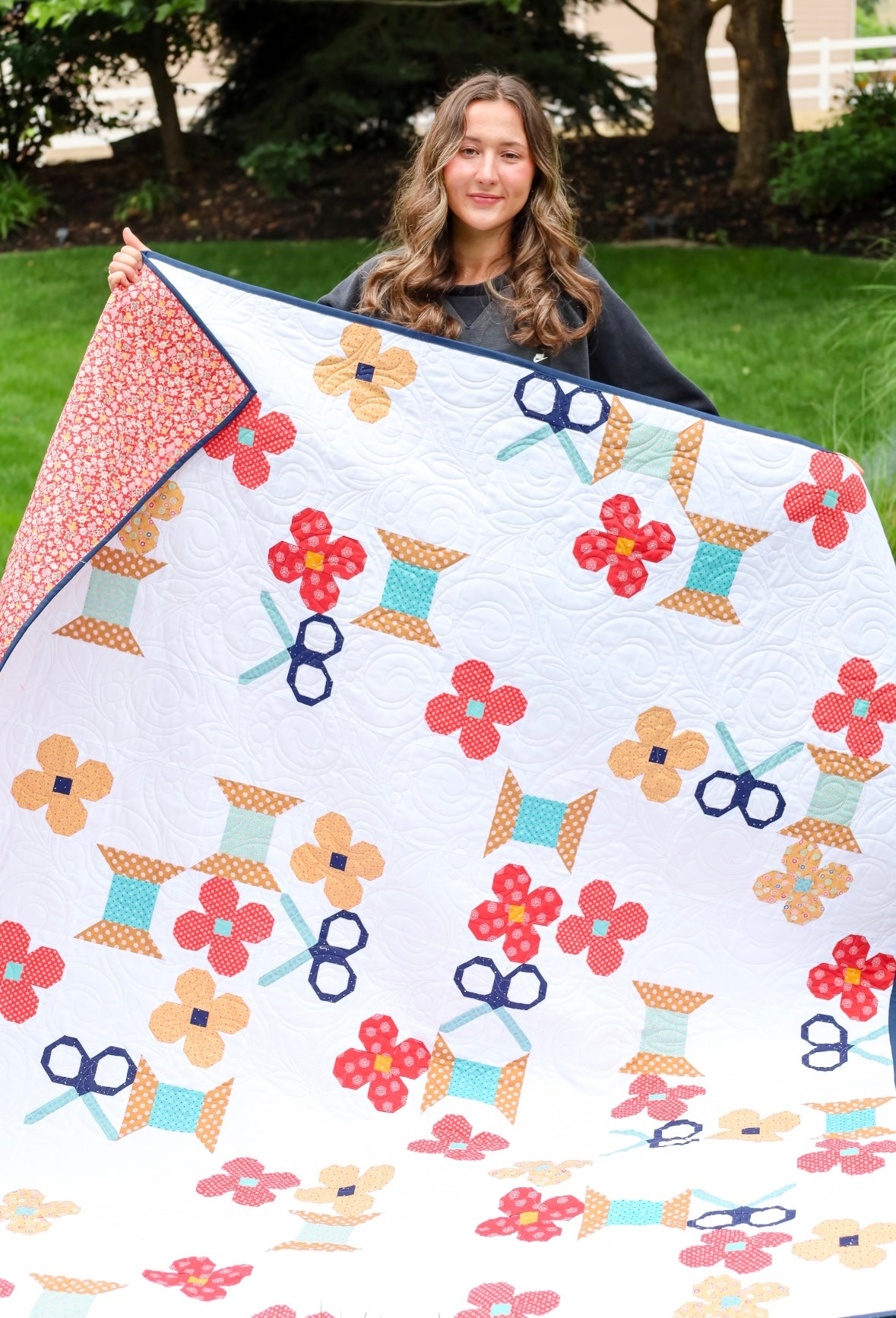 Snips and Blossoms  Bee Basics Lori Holt- Pre-Cut Ready-To-Sew Quilt Kit