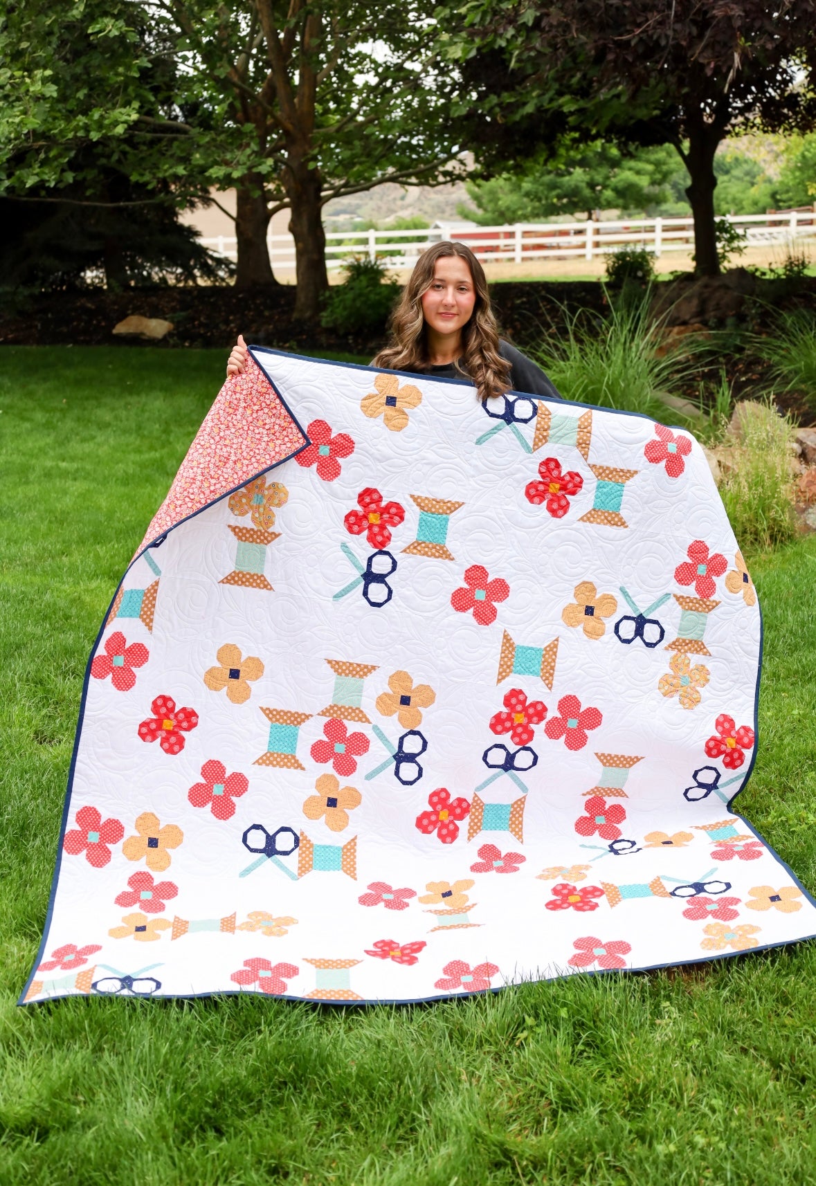 Snips and Blossoms  Bee Basics Lori Holt- Pre-Cut Ready-To-Sew Quilt Kit
