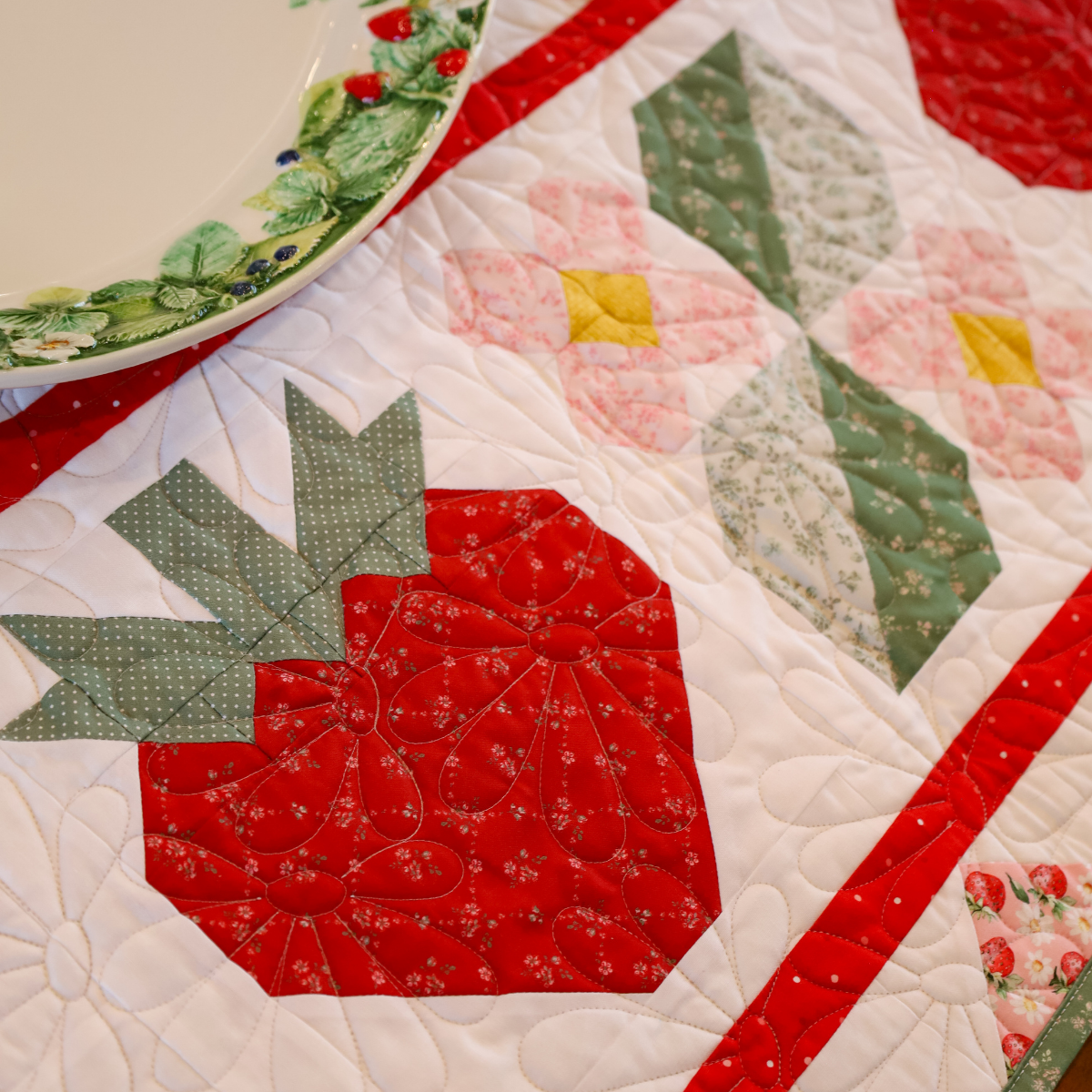 Berry Bouquet Strawberry  Pre cut Table runner kit 54" X 17.5"