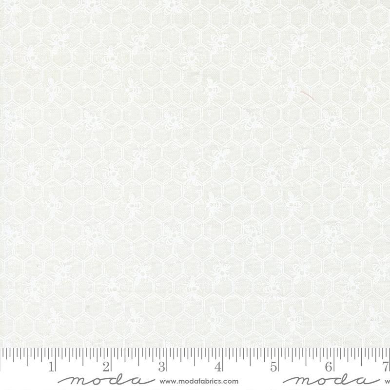 END OF BOLT 1030 Honeycomb 5253 21 Daisy White Wild Honey Moda Background 100% cotton quilting fabric