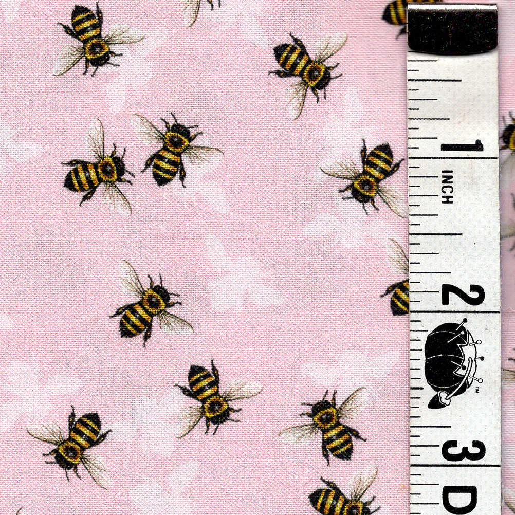 5-Yard Continuous Fabric Cuts Honey Bees on Pink – Endless Possibilities!