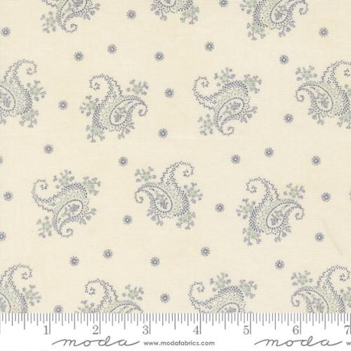 5-Yard Continuous Fabric Cuts Blue Porcelain Paisley – Endless Possibilities!