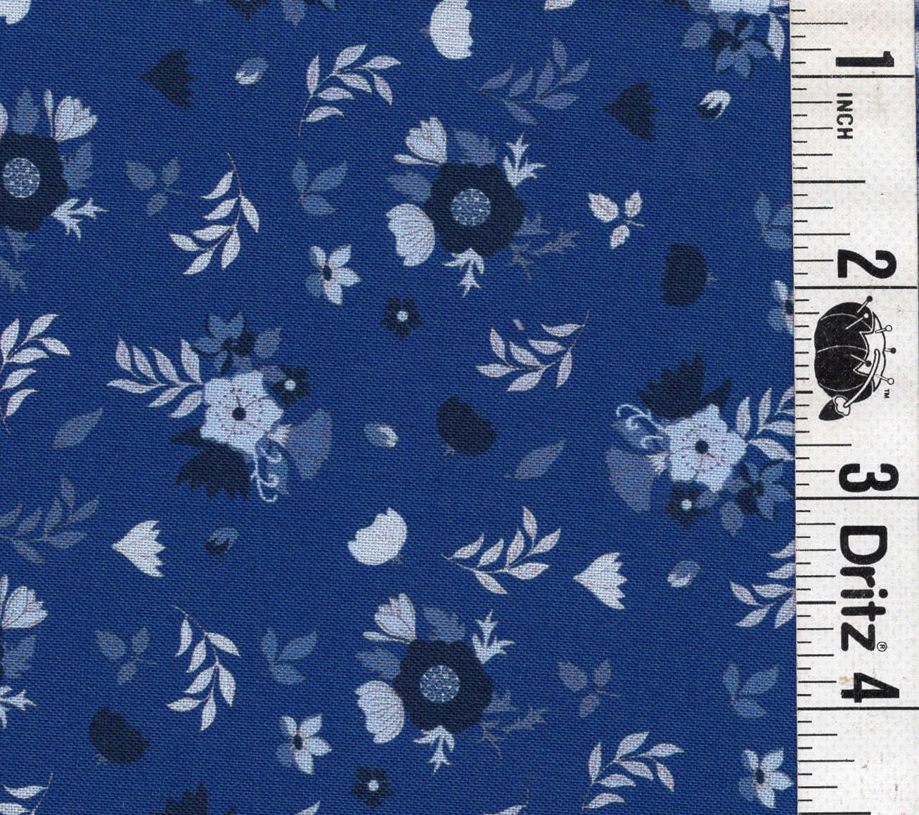 5-Yard Continuous Fabric Cuts Flowers on Deep Blue – Endless Possibilities!