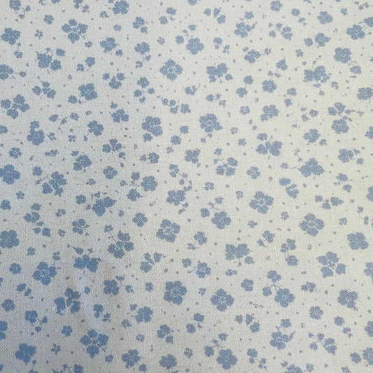 END OF BOLT 764 Blue Flowers on Cream background 100% cotton quilting fabric