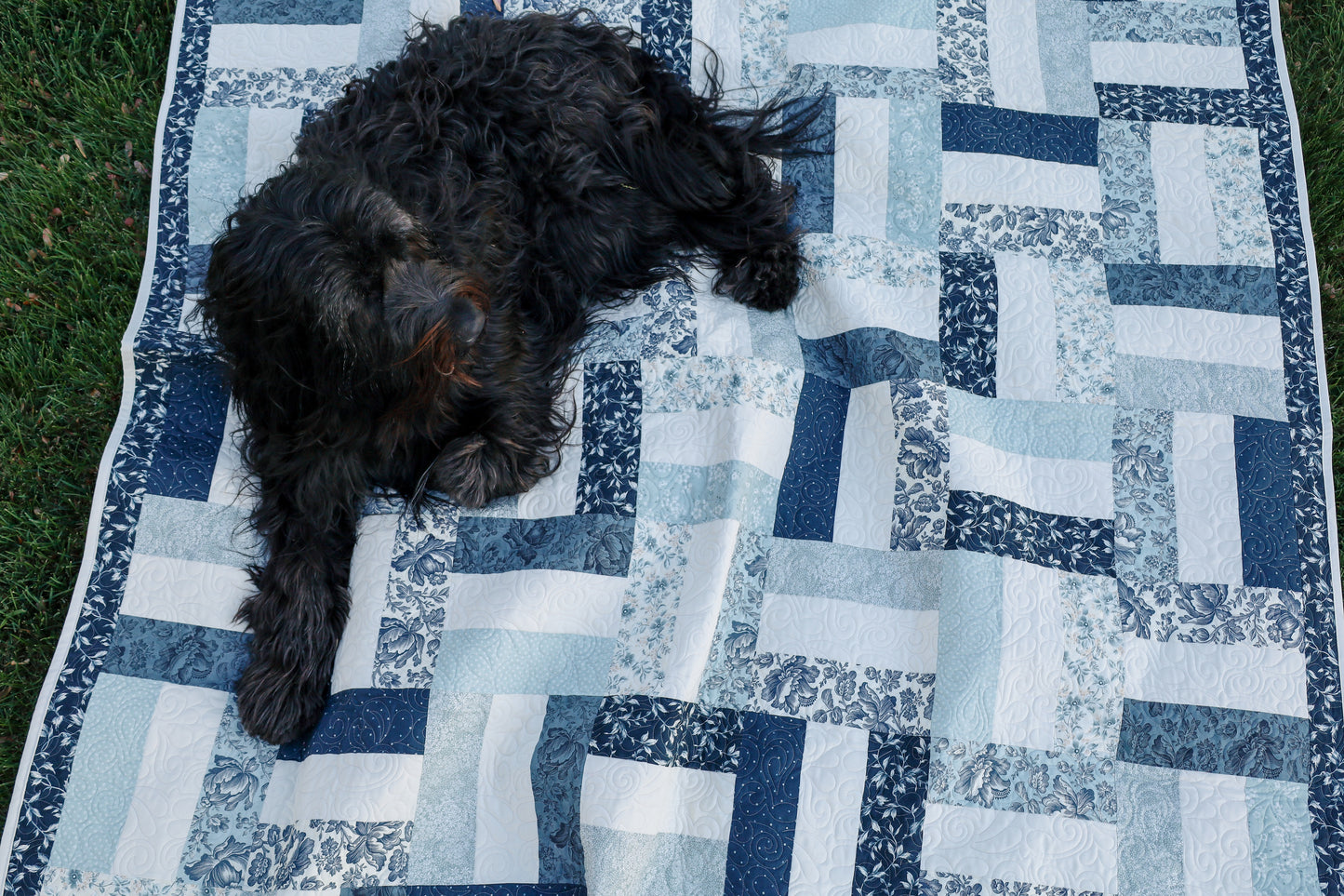 Picket Fences Blue Cascade  Pre-Cut Ready-To-Sew Quilt Kit (Includes Backing!)
