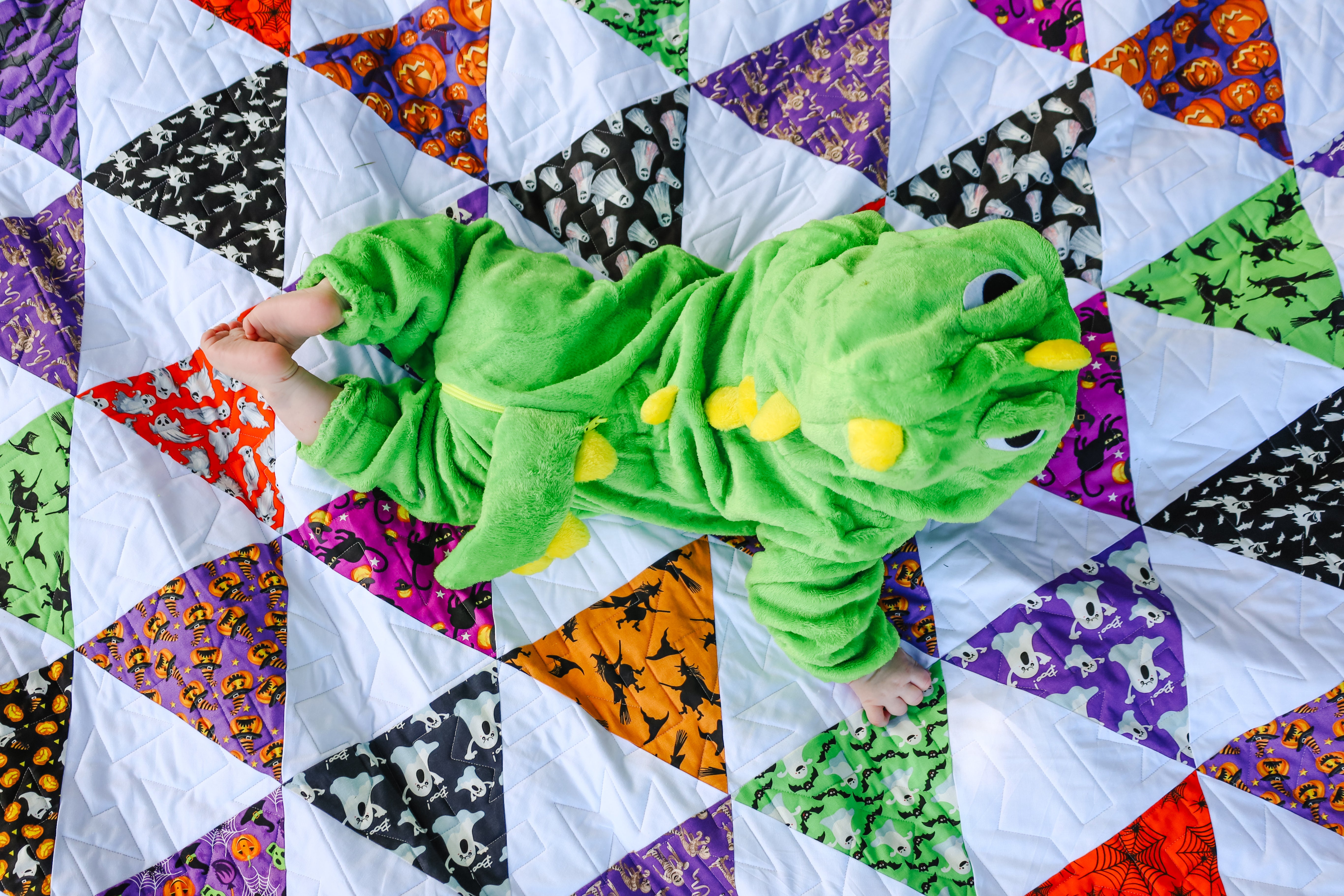 Spooky Summit Quilt Kit – My Fabric Addiction