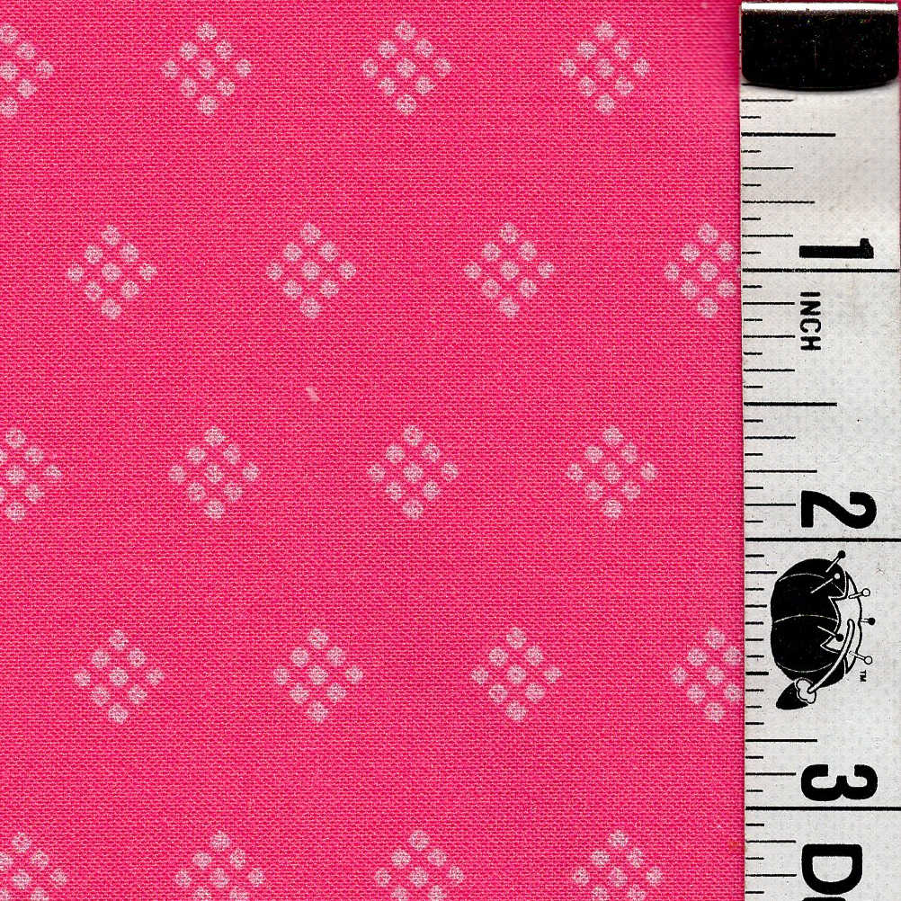 5-Yard Continuous Fabric Cuts Diamonds on Pink – Endless Possibilities!