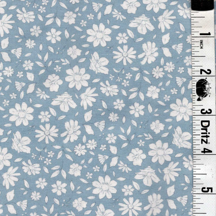 5-Yard Continuous Fabric Cuts Powder Blue Florals – Endless Possibilities!