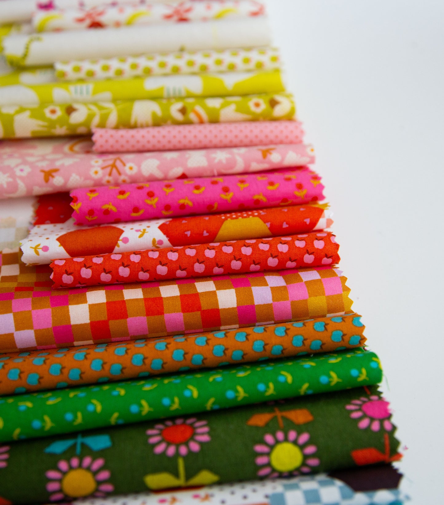 Catnap Jelly Roll® RS4130JR Ruby Star Precut 100% cotton fabric quilt strips by Alexia Abegg